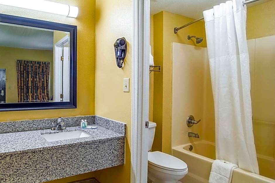 Quality Inn West Columbia - Cayce