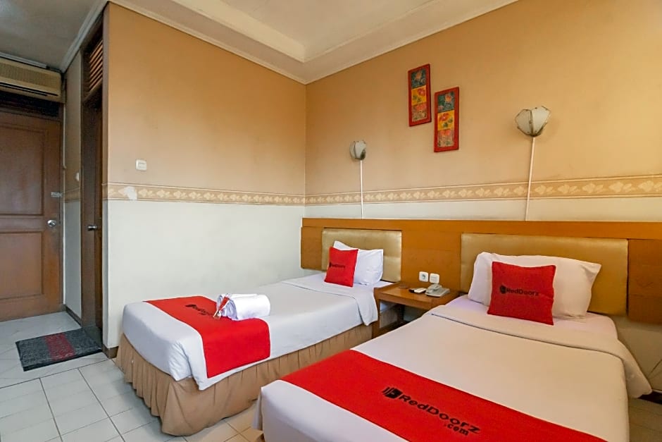 RedDoorz Plus @ Sukamulya Pasteur 2