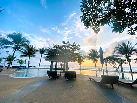 Alongkot Beach Resort Khanom