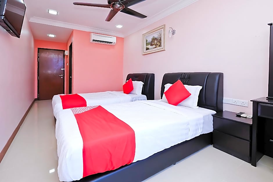OYO 714 Arina Hotel