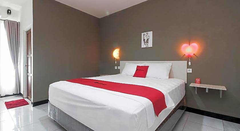 RedDoorz @ Jalan Bukit Keminting