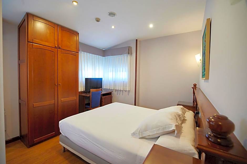 Photo 1 of 50 of Hotel Villalegre