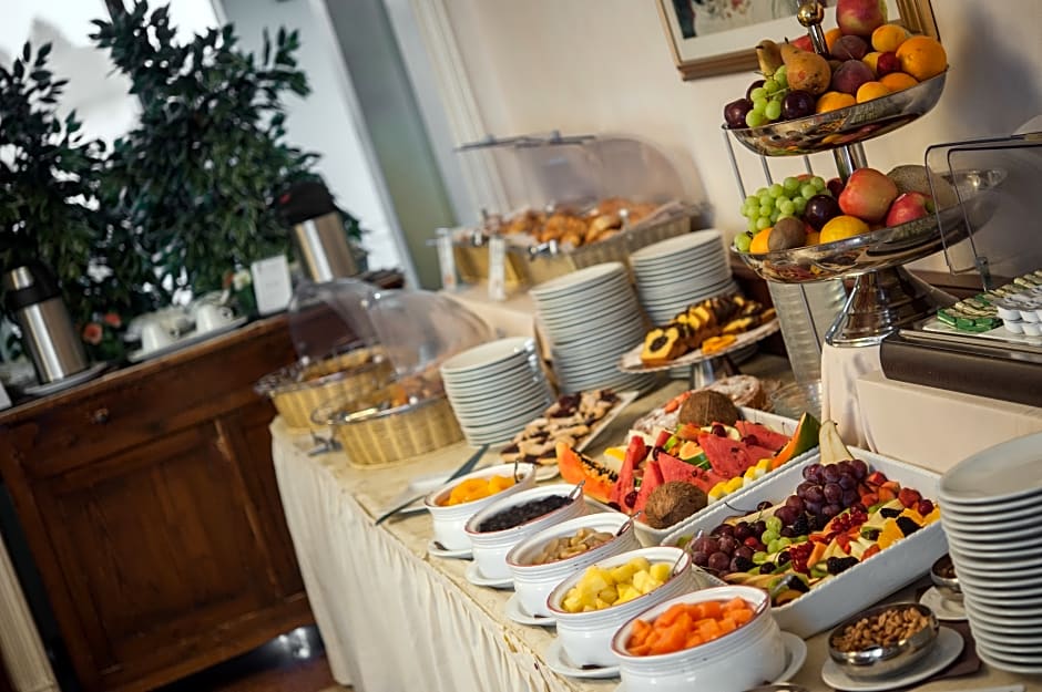 Just Hotel Saronno