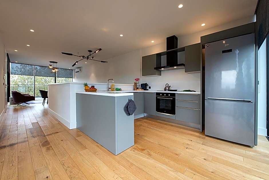 12A, Luxury & Unique, Cinema, Terrace, Stunning View, Central Location!