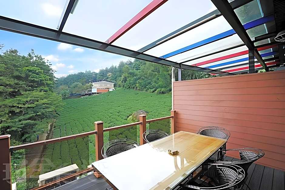 Applause In The Mountain