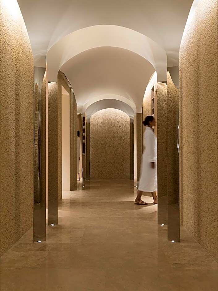 Four Seasons Hotel Bengaluru at Embassy ONE