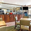 La Quinta Inn & Suites by Wyndham Detroit Southgate