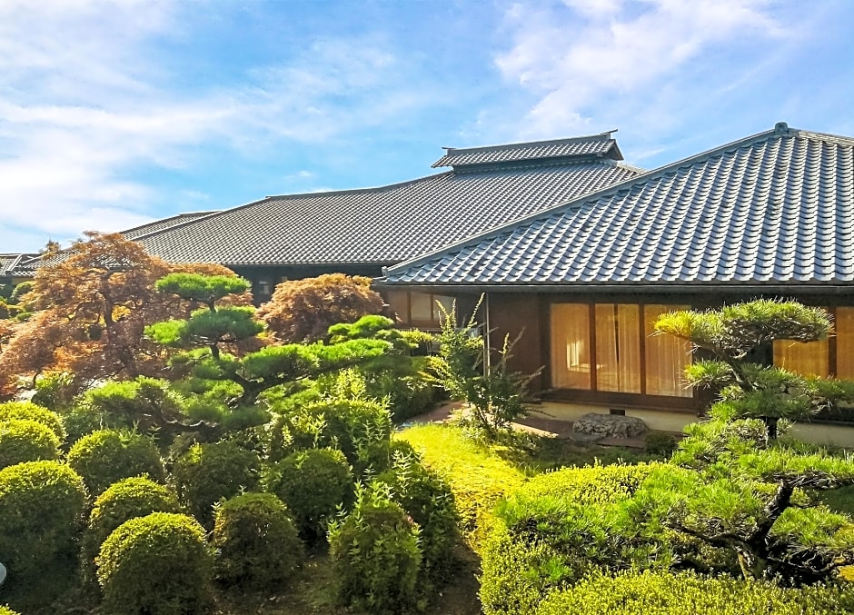 Kansai Airport Pine Villa