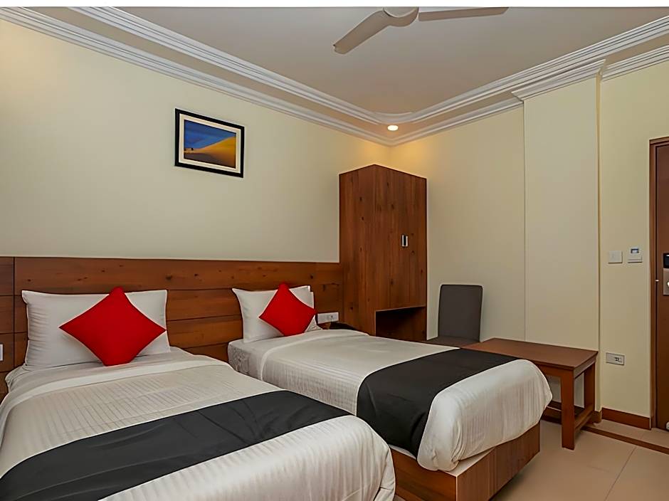 FabHotel Savi Inn - Nr. Mantri Square Mall