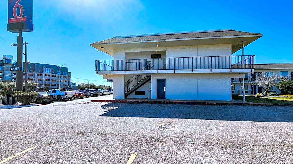 Studio 6 Galveston TX