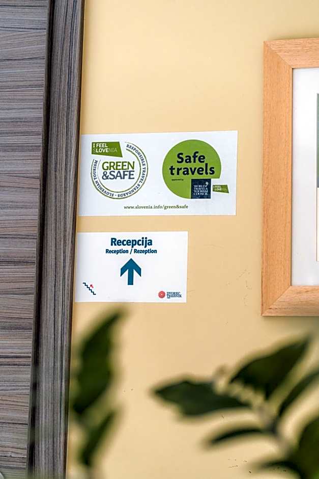 Dvorec Trebnik - SOBE