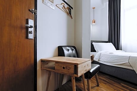 Deluxe Family Room (With Window)