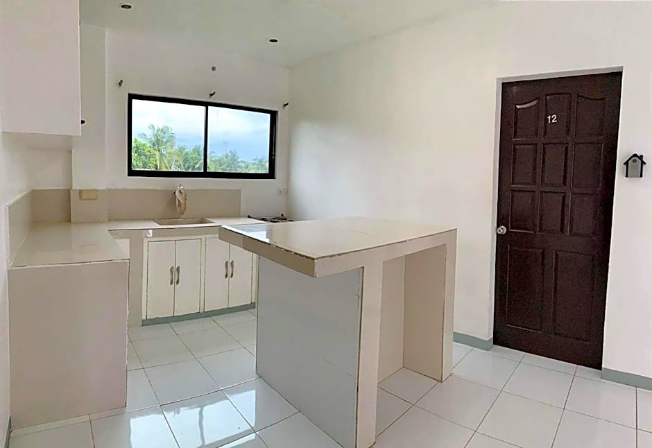Luna Oslob Travellers Inn