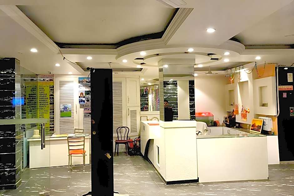 Hotel Crystal Deluxe @New Delhi Railway Station