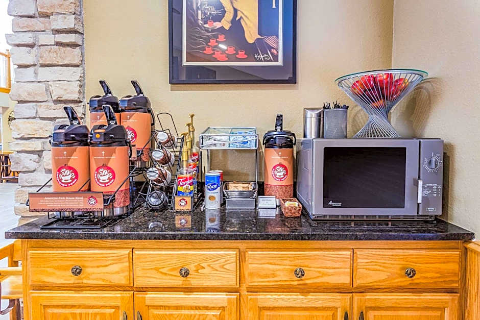 AmericInn by Wyndham Hotel and Suites Long Lake