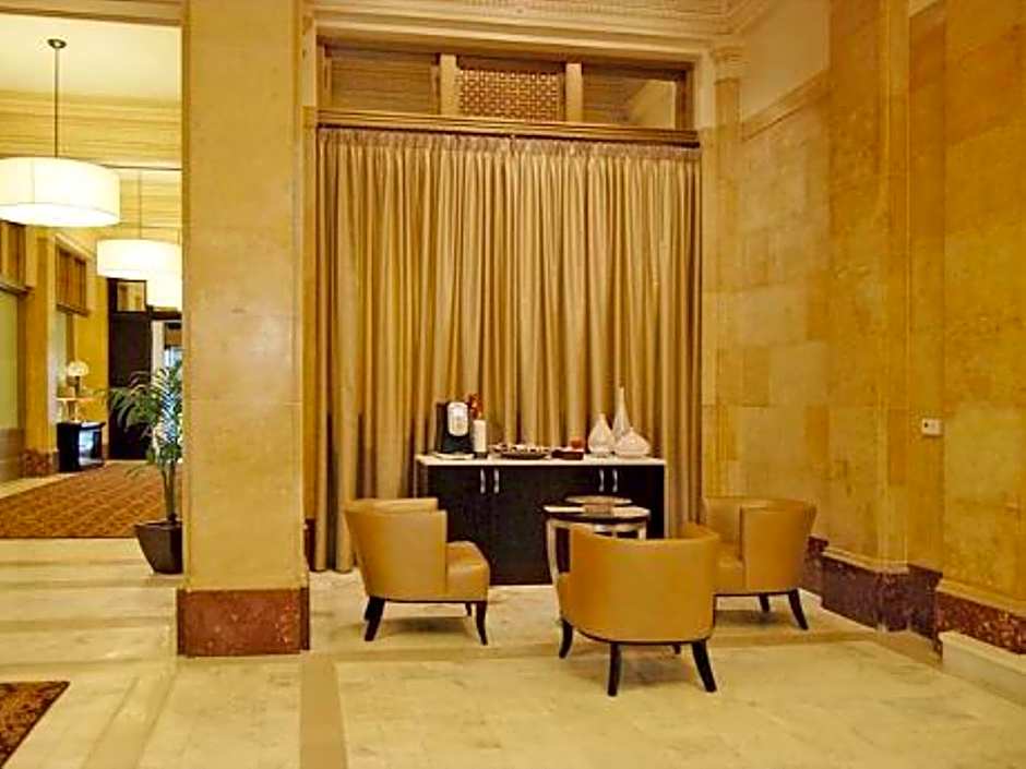 Global Luxury Suites at The White House