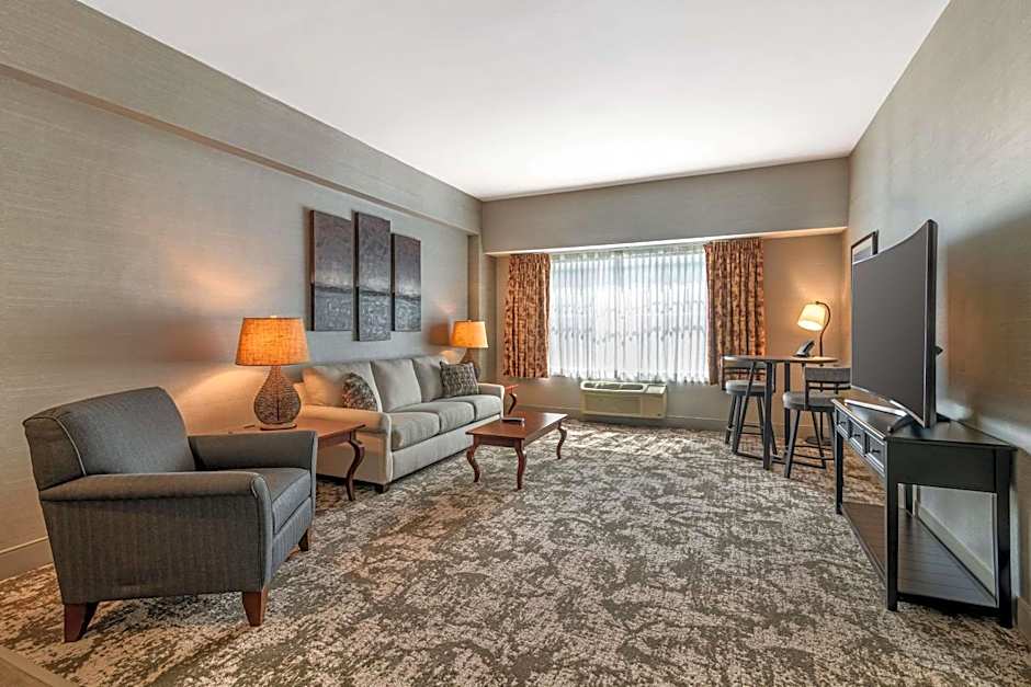 Maine Evergreen Hotel, Ascend Hotel Collection