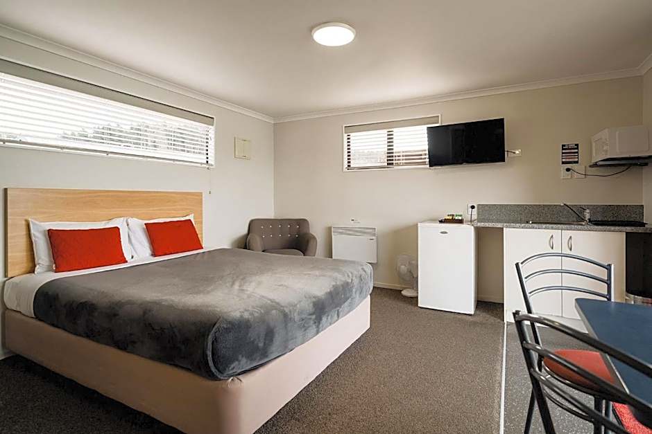 Lakes Edge Holiday Park