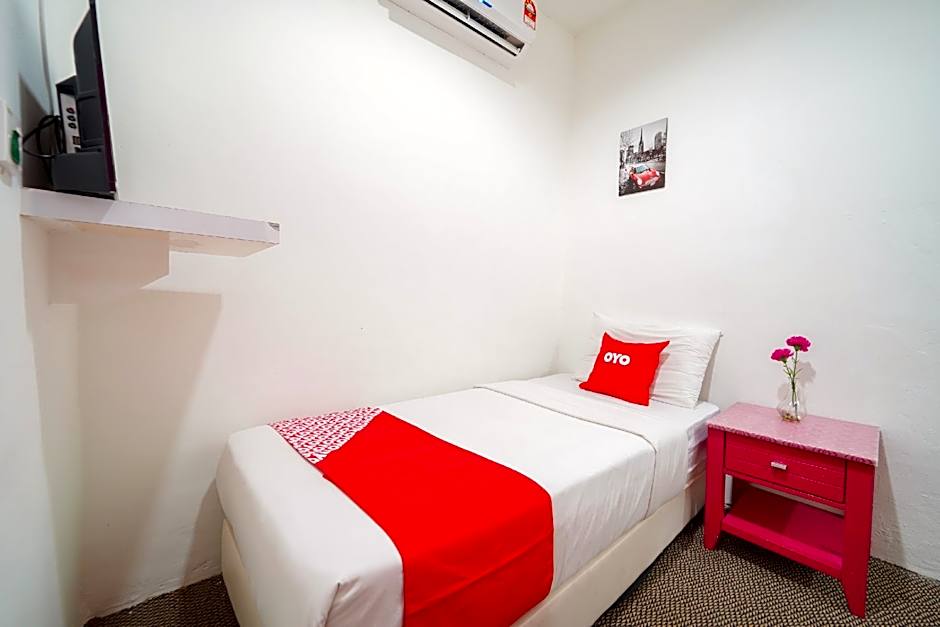 OYO 89710 Saujana CT View Hotel