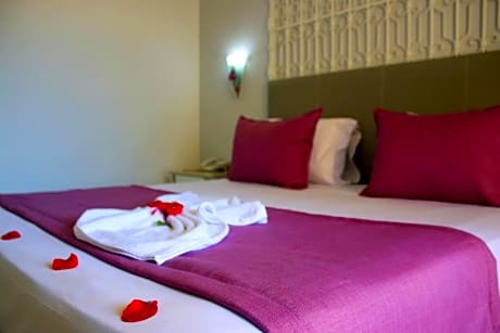 double with pool view room