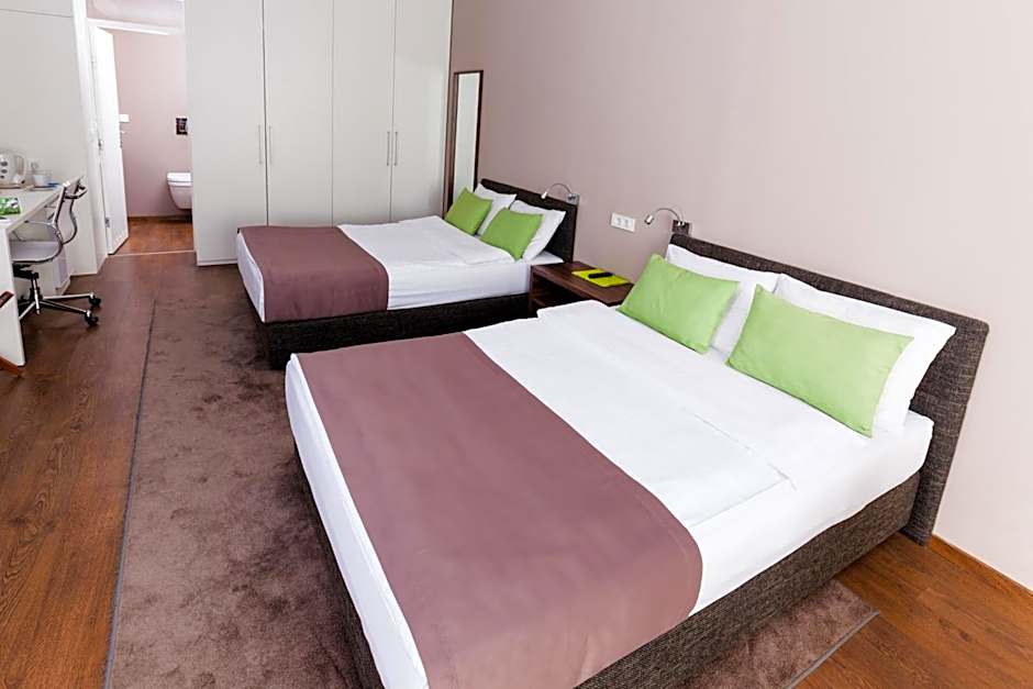Adresa Suites