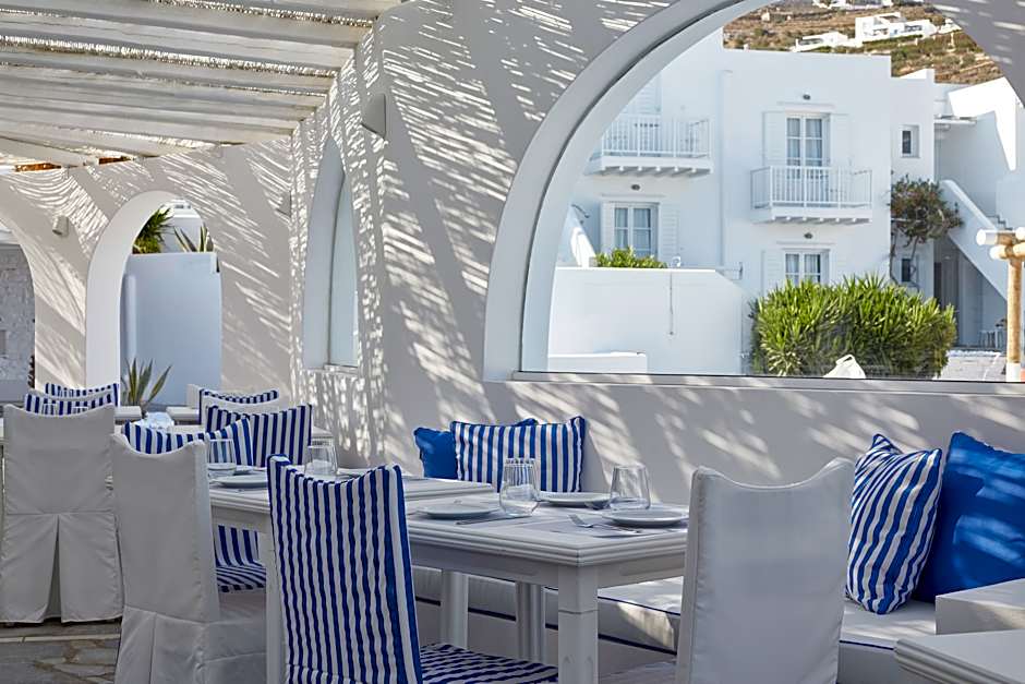 Mr & Mrs White Tinos