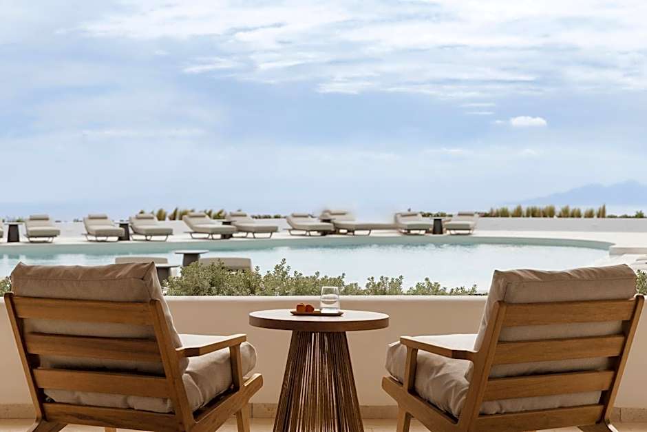 NĒRO Boutique Hotel