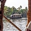 Spice Coast Cruises - Houseboat, A CGH Earth Experience