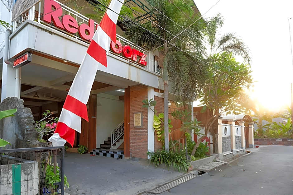 RedDoorz Syariah near Menara Kudus