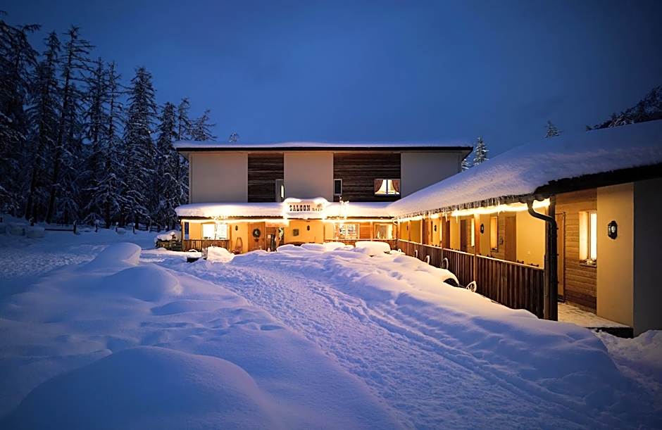 Reitstall und Saloon San Jon