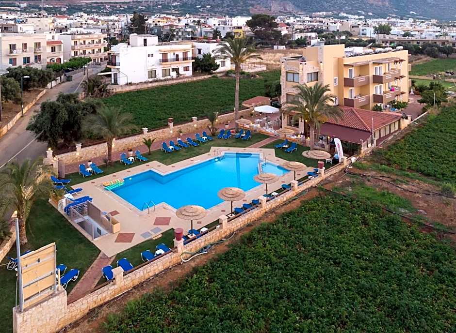 Danelis Studios & Apartments