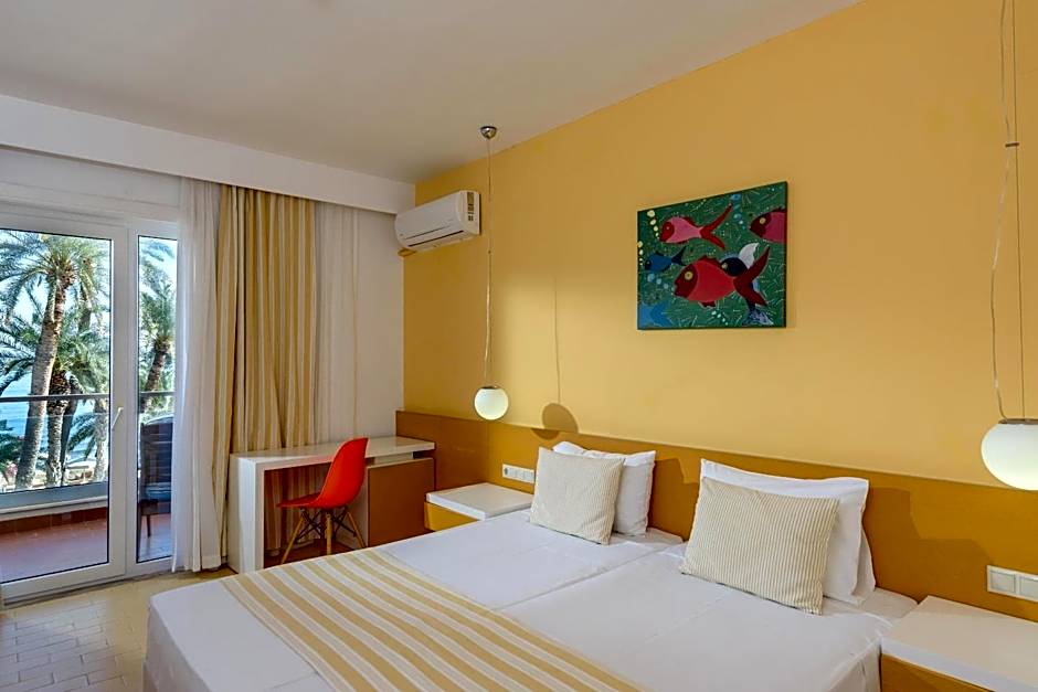 Zeus Hotels Palm Beach