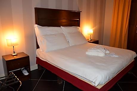 Suite with Mountain View