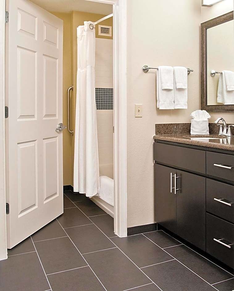 STAYBRIDGE SUITES BALLANTYNE By IHG