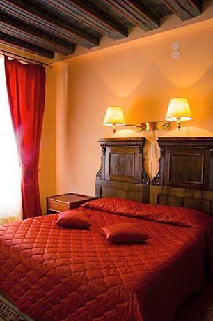 Deluxe Double Room with Mountain View