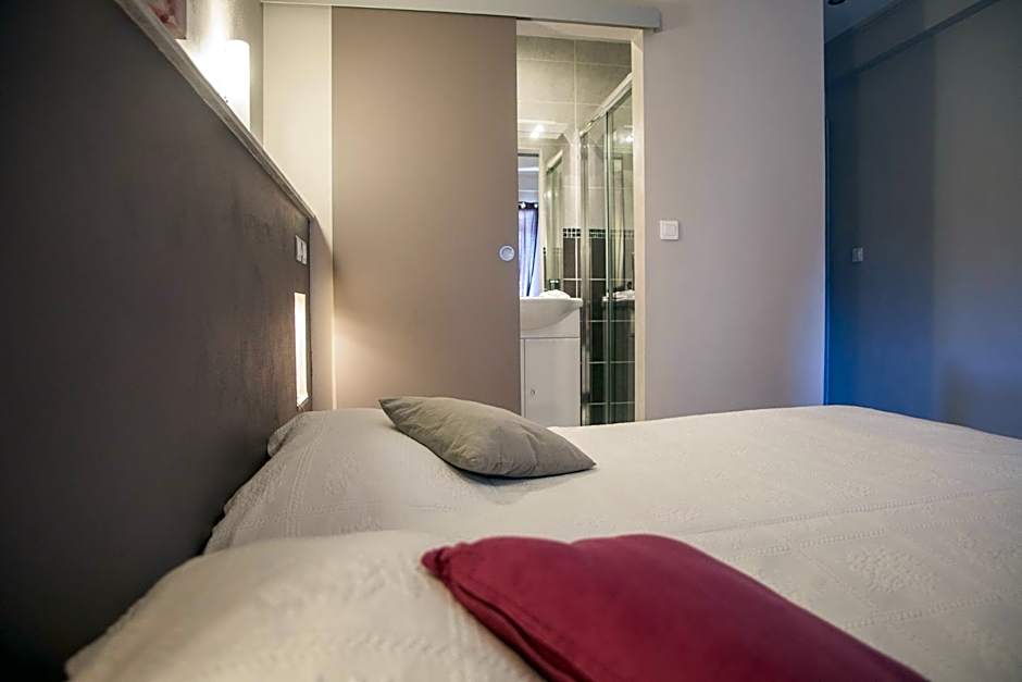 Logis Hotels - Auberge de l'Île - Hôtel 3 étoiles et Restaurant