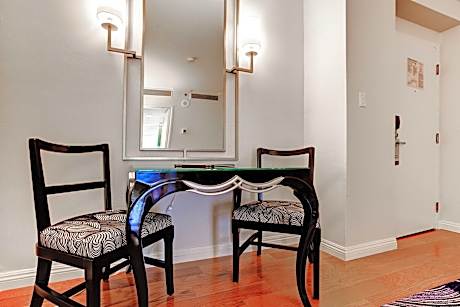 Executive Suite, 1 Bedroom (1 King Bed and 1 Double Sofa Bed)