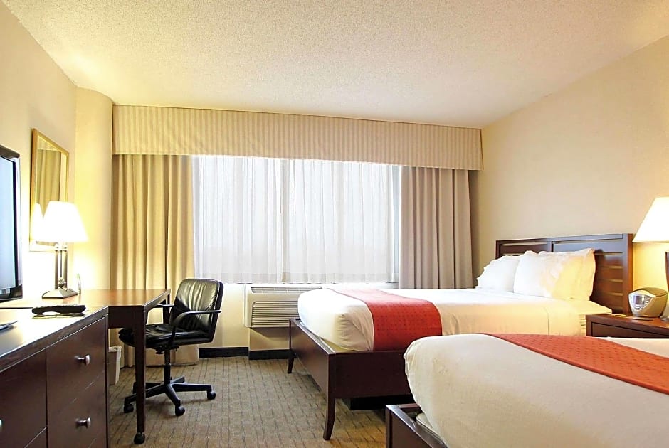 Ramada by Wyndham Minneapolis Airport - Eagan