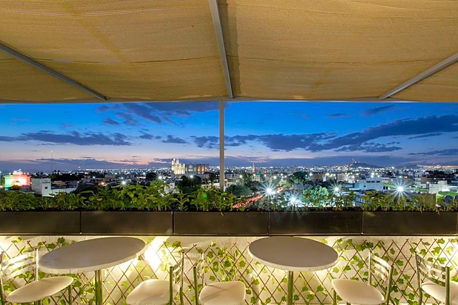 La Hospedería León