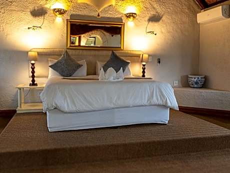 Honeymoon Room