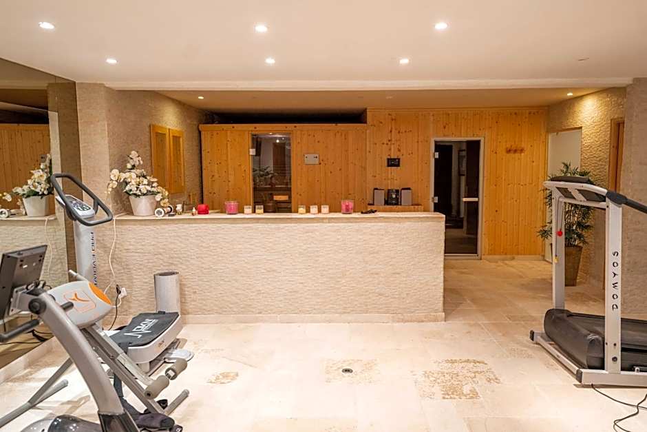 "AU HAVRE DE PAIX" 5 étoiles Prestige jacuzzi, hammam, sauna, PISCINE chauffée Mougins Cannes Grasse