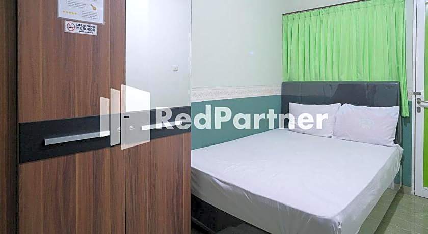 Pondok Hijau Syariah Mitra RedDoorz @ Citraland Surabaya