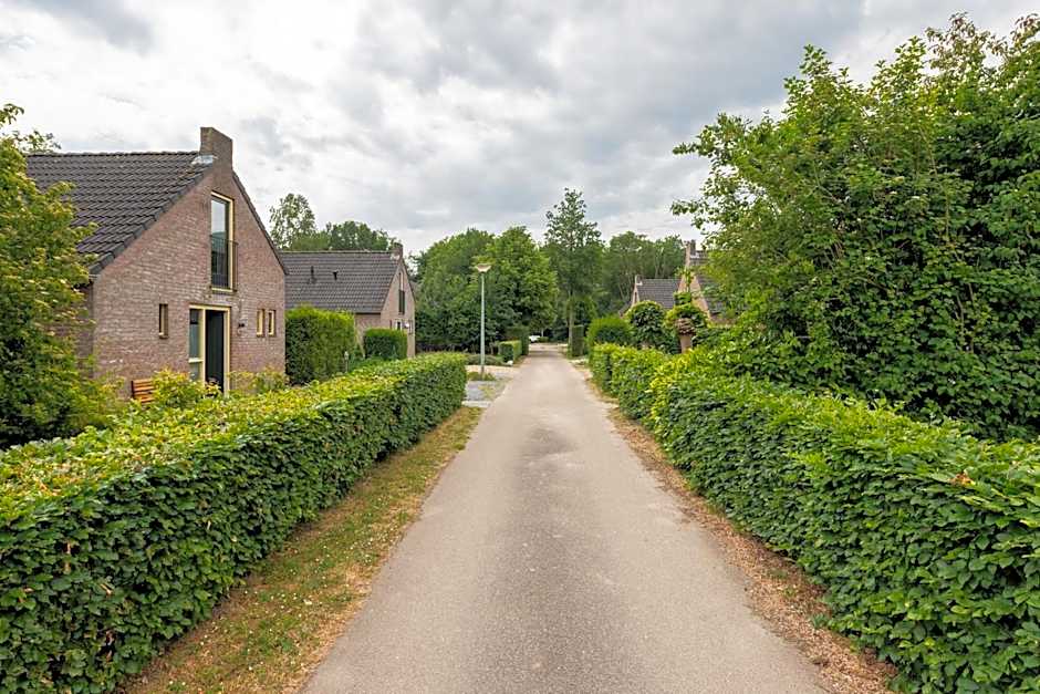 Het Huys Ewijk mooi luxe en een laadpaal