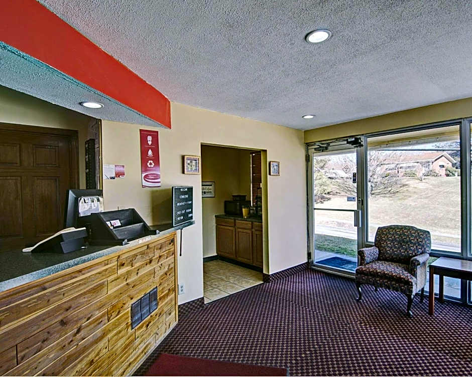 Econo Lodge Near Bluefield College