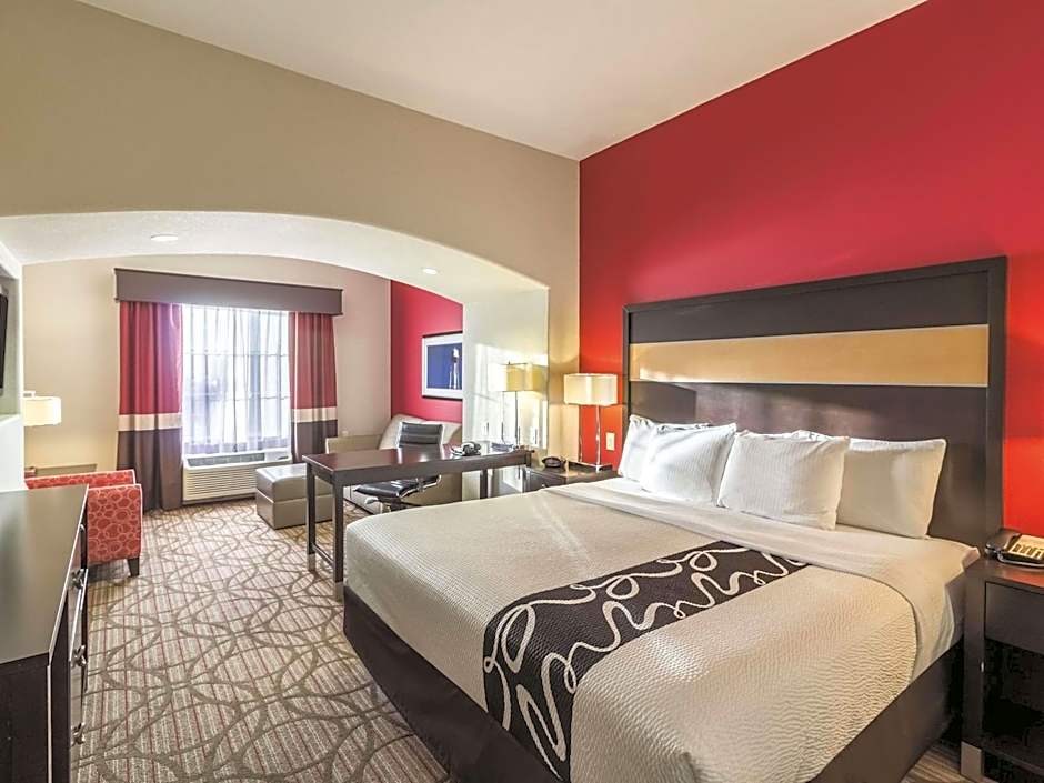 La Quinta Inn & Suites by Wyndham Fargo Medical Center
