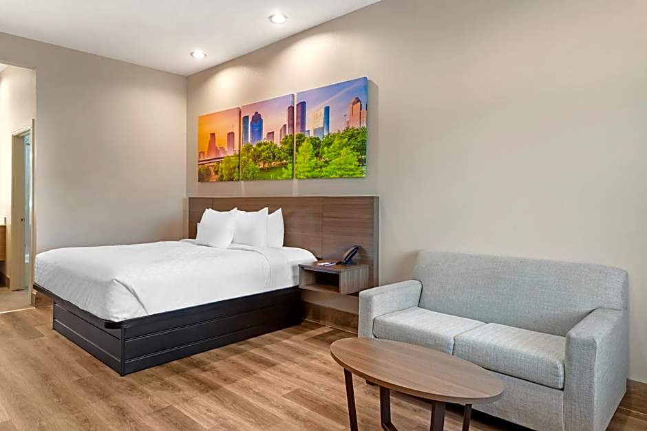 Clarion Pointe Spring - Houston North