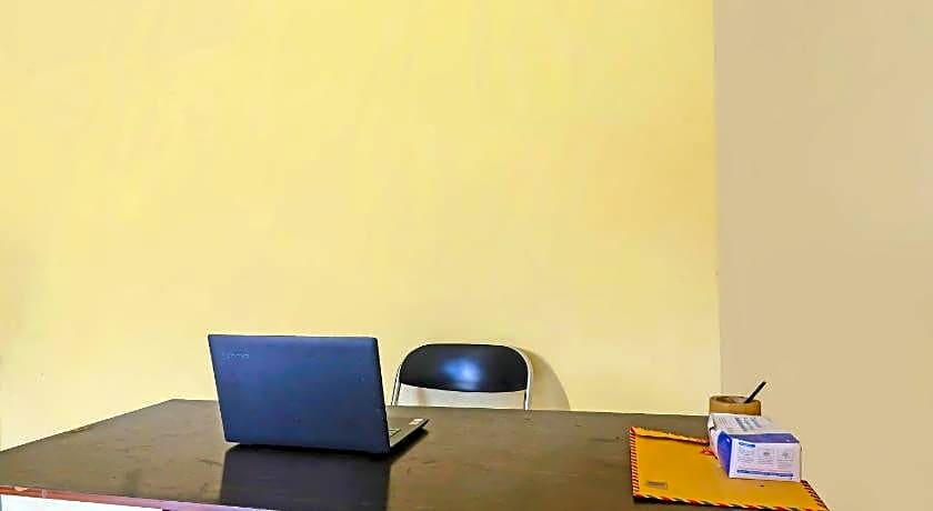 OYO 90809 Homestay Black Pink Merah Jambu Syariah