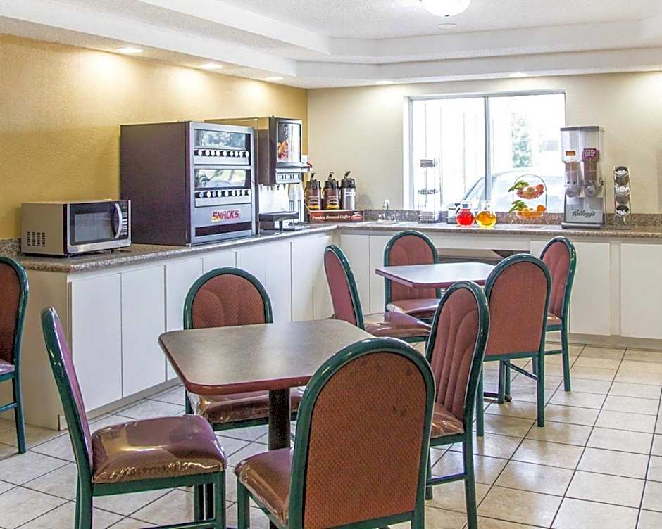 Rodeway Inn Cedar Rapids Westdale