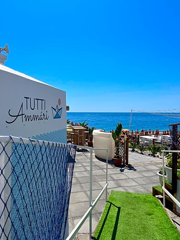 Maniel Beach Hotel