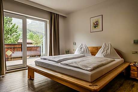 Two-Bedroom Apartment with Balcony (110 m2)